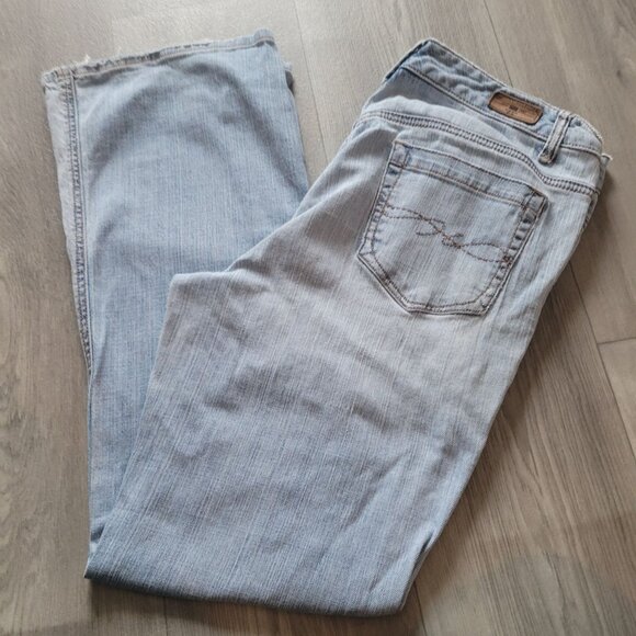 Tommy Hilfiger Womens Classic Rise Bootcut Jeans Size 12 Light Wash Denim - Picture 1 of 6